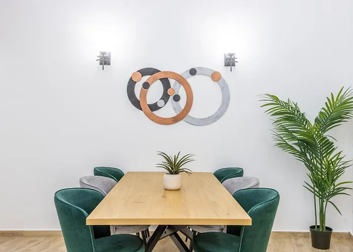 Deluxe & Cozy Located Joseph Boulevard *