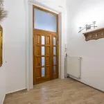 아파트 Deluxe & Cozy Located Joseph Boulevard *