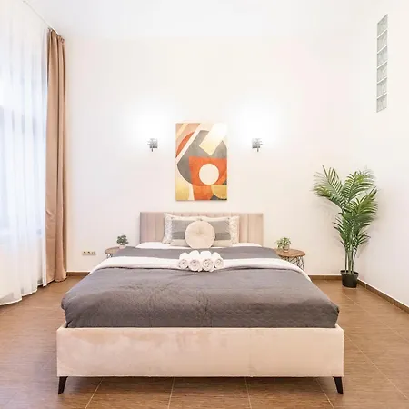아파트 Deluxe & Cozy Located Joseph Boulevard