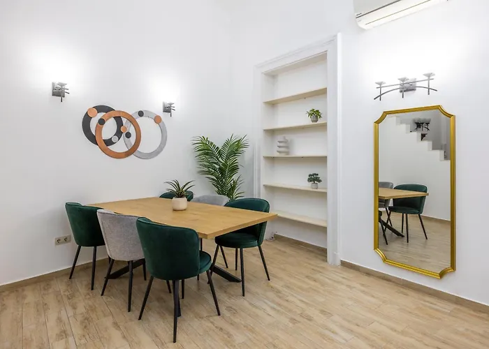 Deluxe & Cozy Located Joseph Boulevard *